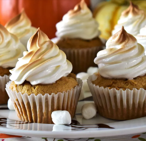 Baking Perfectly Moist Cupcakes Dishsweet