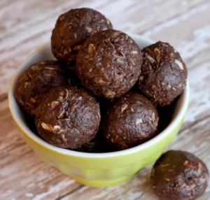 CHOCOLATE PROTEIN BALLS