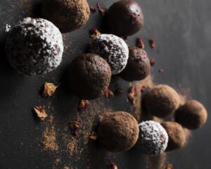 CHOCOLATE PROTEIN BALLS